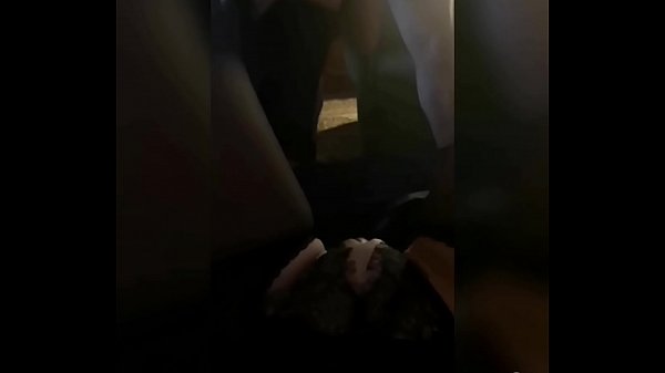 ሙቅ MJM. ባል በሚስቱ ፊት የሴት ጓደኛን ይበድላል። የሚስት እምብርት እርጥብ ይሆናል፣ቆሻሻ ቅዠቶቿ አእምሮን ያበላሻሉ።