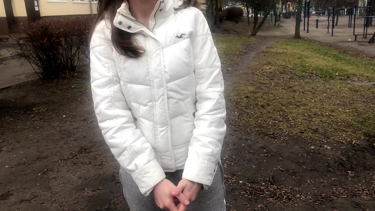 እንግዳ ለገንዘቡ ጠጥቶ ተበደደ። የሩሲያ አማተር. በ Talking.