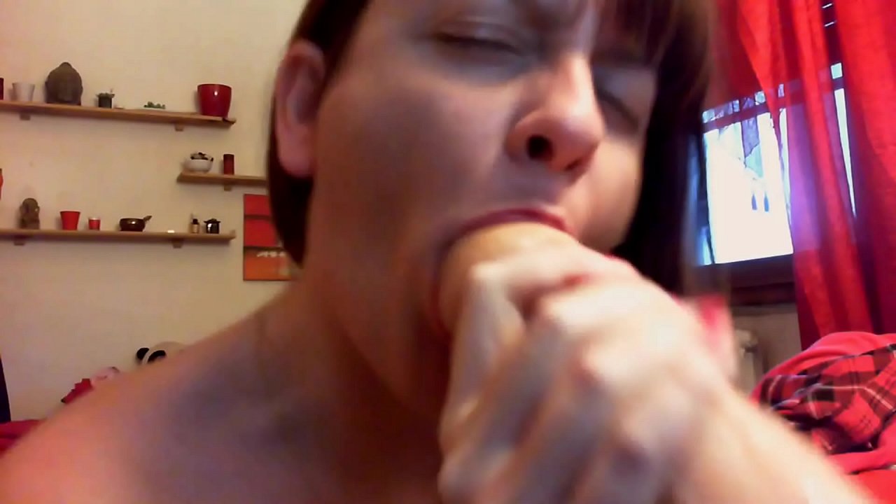 ለቆሻሻ እህትሽ ታላቅ ኦርጋዜሽን አፍሽን ከፍተሽ ሁሉንም ጠጣ